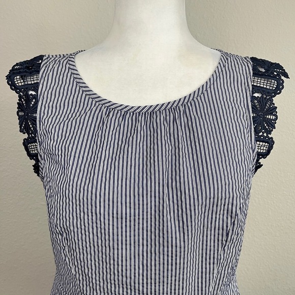Cabi Lace Flutter Top Women's S Navy Stripe Seersucker Hi-Lo Hem Stretch #5727 - Picture 2 of 7